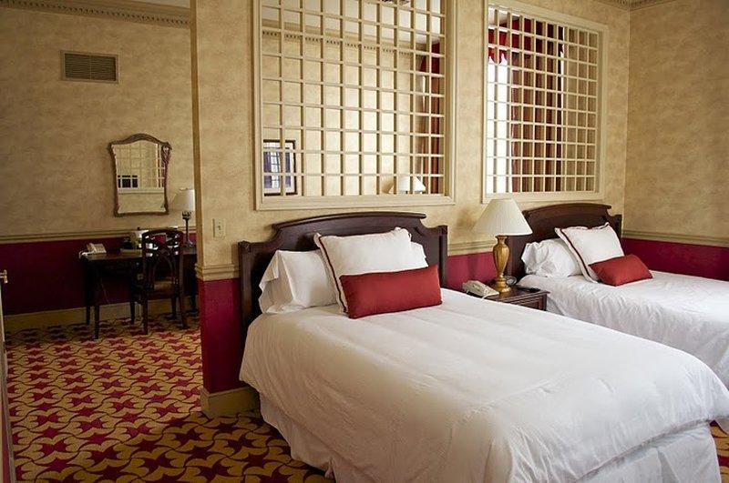 Roberts Riverwalk Urban Resort Hotel Detroit Quarto foto