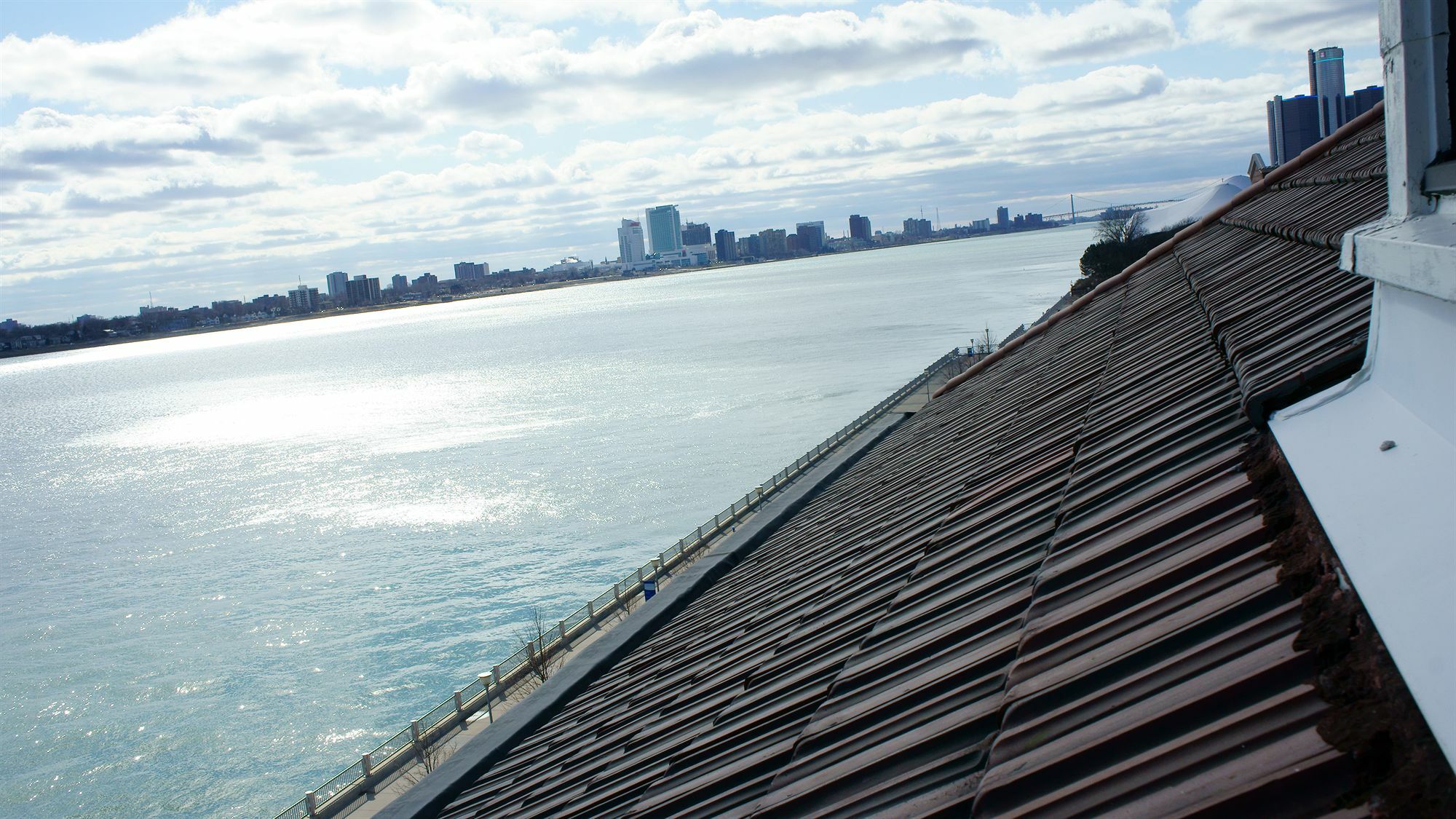 Roberts Riverwalk Urban Resort Hotel Detroit Exterior foto