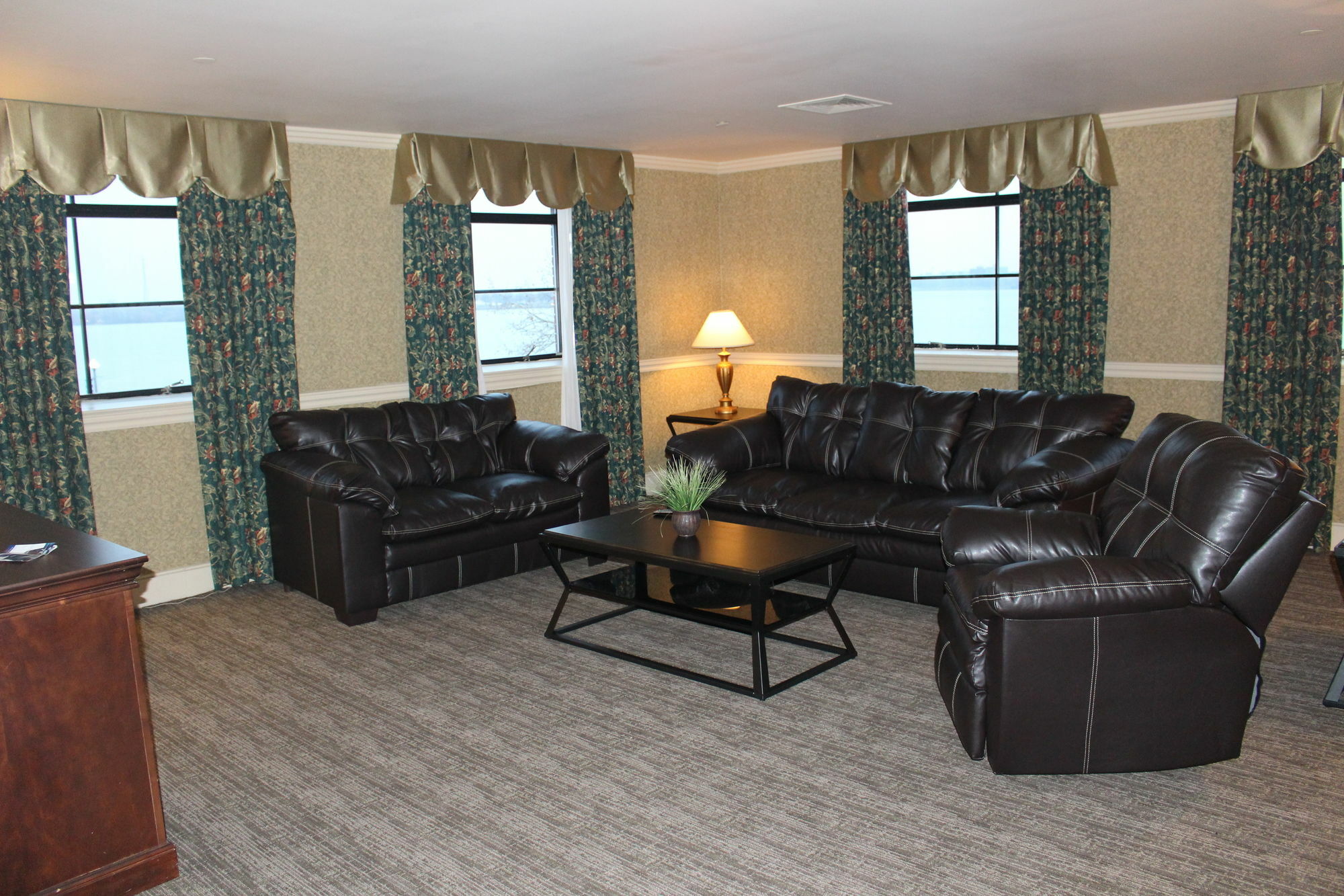 Roberts Riverwalk Urban Resort Hotel Detroit Exterior foto